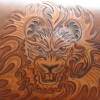Pánská ručně zdobená kožená brašna s motivem lví hlavy A4