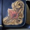 Dámská ručně zdobená kožená kabelka s motivem kytky A4