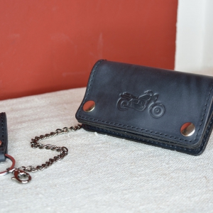 Kožená motorkářská peněženka s vyraženou motorkou skladem